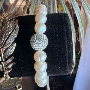 Elegant Pearl and Swarovski Crystal Bracelet